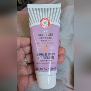First Aid Beauty KP Bump Eraser Body Scrub - FRESH PEACH